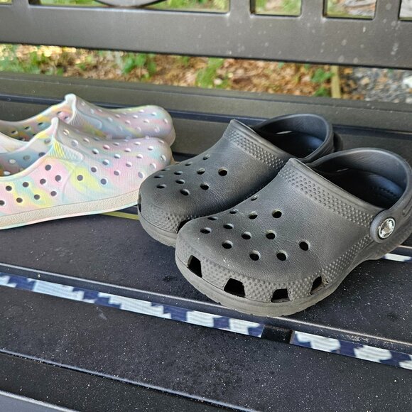KID'S CROCS AND CAT & JACK SHOES - CROCS SZ 10 CATJACK SZ 6 - Picture 1 of 4